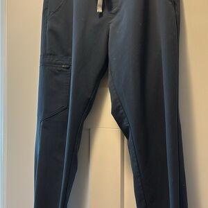 Women’s FIGS scrub pants (medium)
